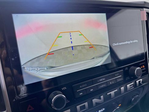 Used 2025 Nissan Frontier SV w/ SV Convenience Package image 12