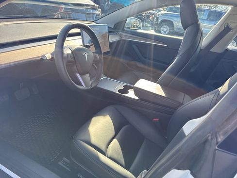 Used 2021 Tesla Model 3 Standard Range Plus image 3