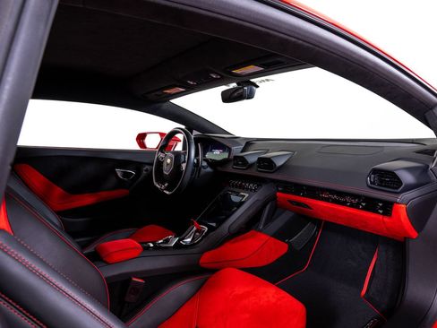 Used 2021 Lamborghini Huracan EVO RWD image 21