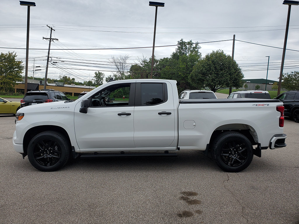 Used 2023 Chevrolet Silverado 1500 Custom AWD/4WD image 8