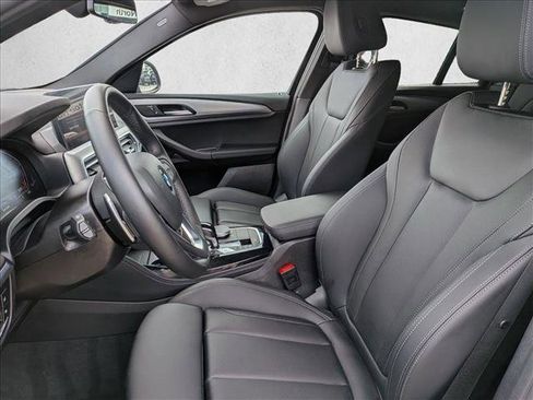 Used 2025 BMW X4 xDrive30i image 11