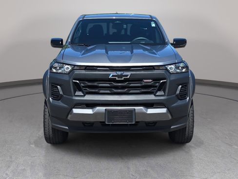 Used 2023 Chevrolet Colorado Trail Boss w/ Technology Package AWD/4WD image 2