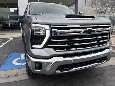 New 2026 Chevrolet Silverado 3500 LTZ w/ LTZ Convenience Package AWD/4WD image 7