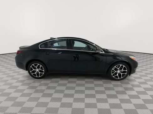 Used 2017 Buick Regal Sport Touring FWD image 6