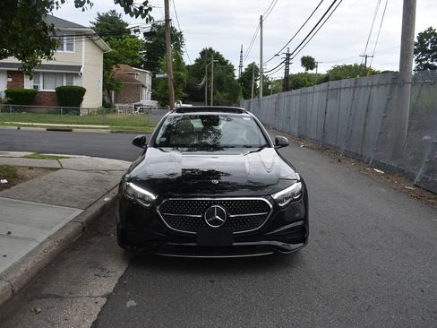 Used 2025 Mercedes-Benz E 350 4MATIC Sedan w/ Winter Package image 3
