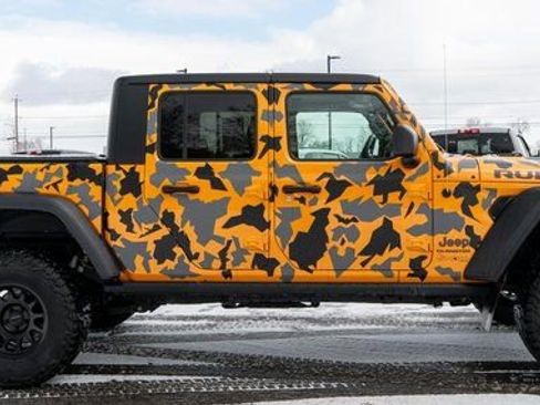 Used 2021 Jeep Gladiator Rubicon w/ Dual Top Group AWD/4WD image 5