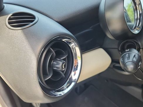 Used 2015 MINI Cooper S FWD image 32