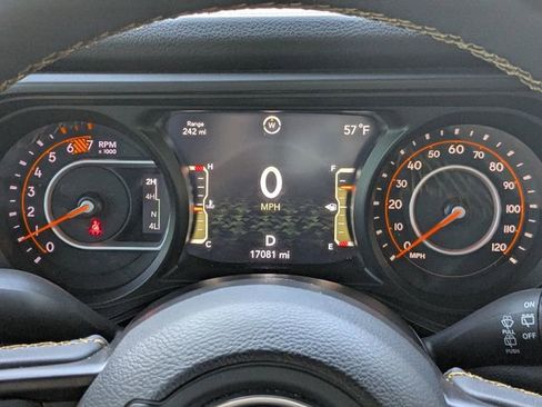 Used 2024 Jeep Wrangler Willys image 34