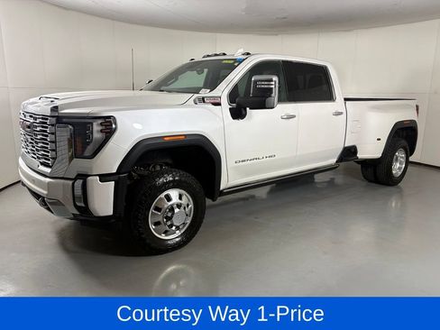 Used 2024 GMC Sierra 3500 Denali w/ Denali Reserve Package AWD/4WD image 6