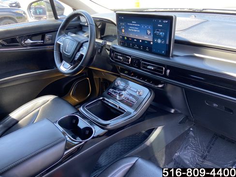 Used 2022 Lincoln Nautilus AWD w/ Premium Package image 24