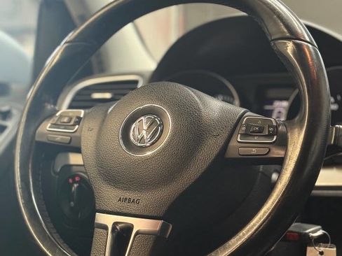 Used 2014 Volkswagen Golf 4-Door FWD image 18