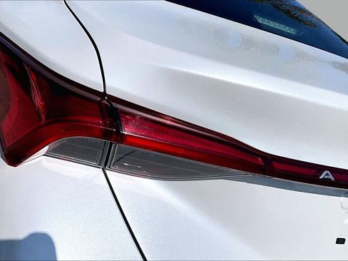 Used 2021 Toyota Avalon Limited w/ Advanced Safety Package FWD image 29