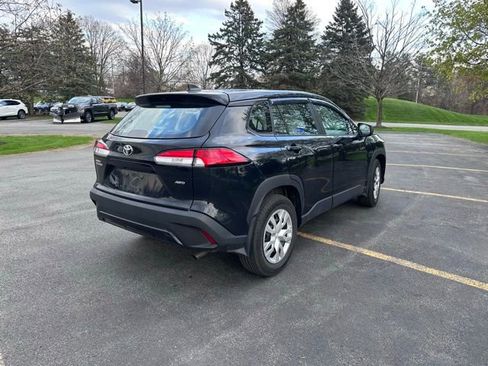 Used 2023 Toyota Corolla Cross L image 3