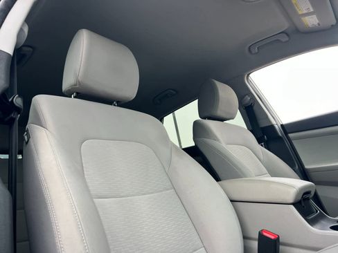 Used 2020 Hyundai Tucson SE image 17