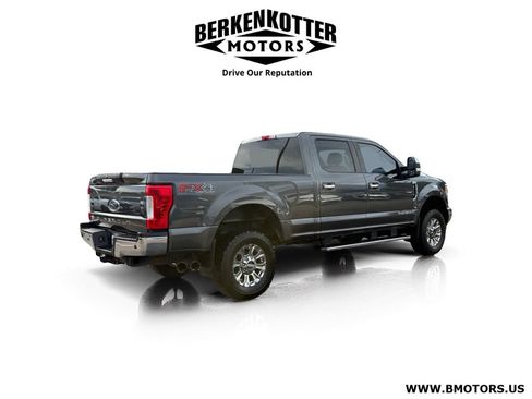 Used 2017 Ford F250 XLT w/ XLT Premium Package AWD/4WD image 2