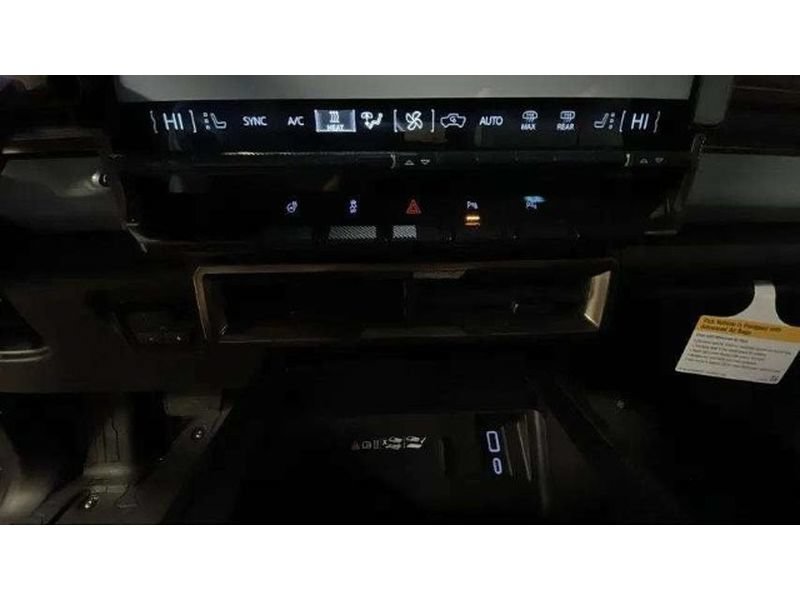 Used 2024 GMC Hummer EV 3X AWD/4WD image 12