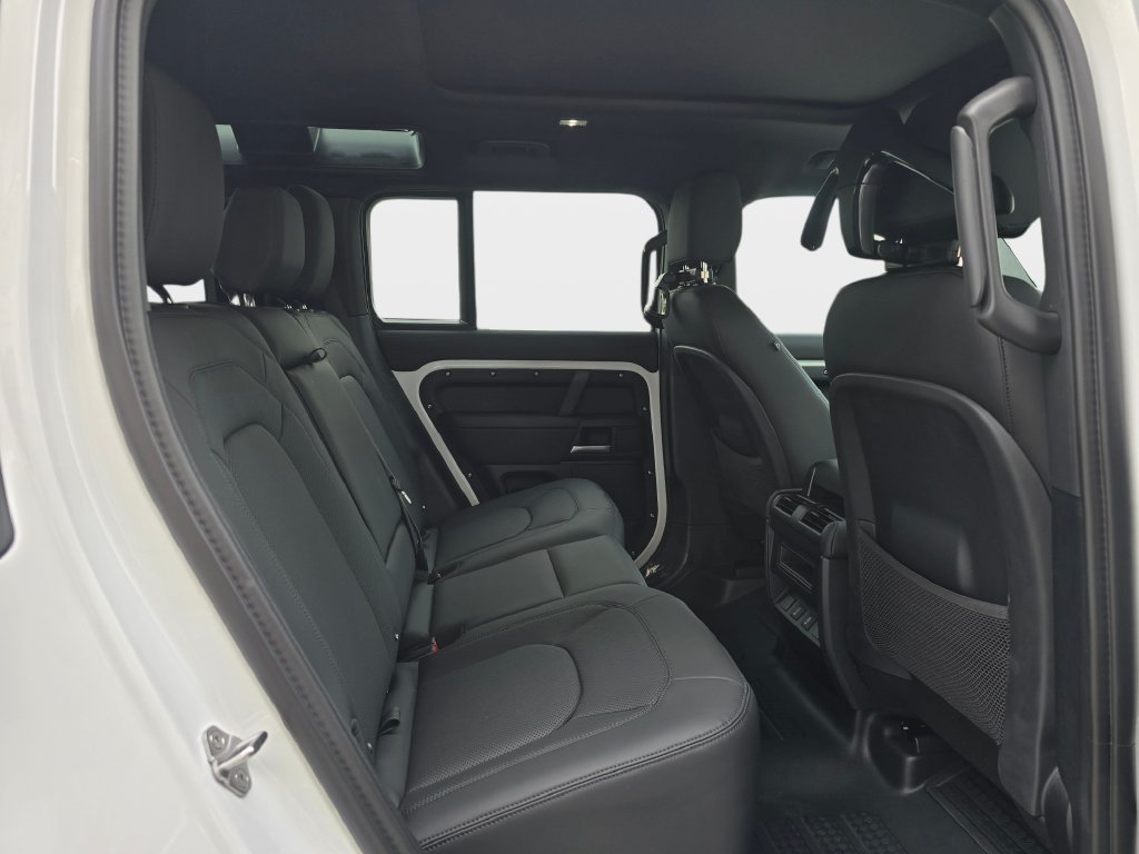 New 2026 Land Rover Defender 110 X-Dynamic SE AWD/4WD image 11
