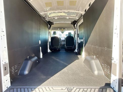 New 2026 Ford Transit 250 148 Medium Roof w/ Load Area Protection Package image 24