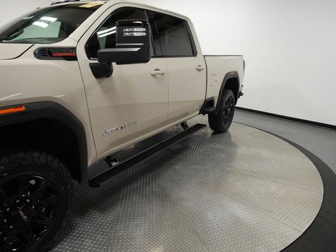New 2026 GMC Sierra 2500 AT4 w/ AT4 Premium Plus Package AWD/4WD image 4