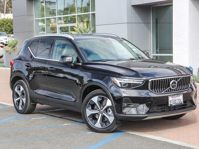 Used 2025 Volvo XC40 B5 Plus w/ Protection Package Premier