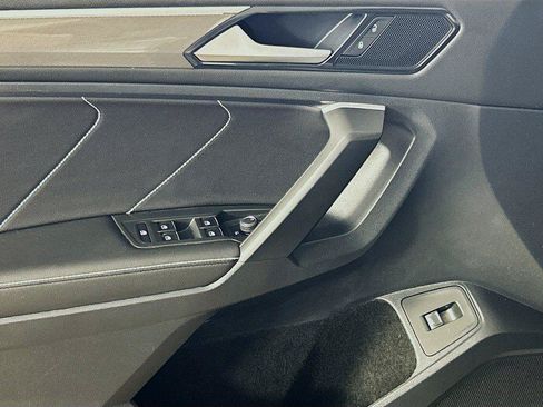 Certified 2024 Volkswagen Tiguan SE R-Line AWD/4WD image 17