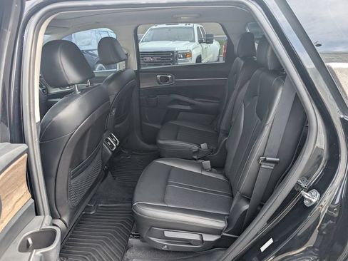 Used 2021 Kia Sorento EX w/ EX AWD X-Line Package image 9