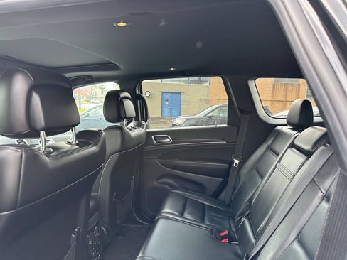 Used 2018 Jeep Grand Cherokee Limited AWD/4WD image 15
