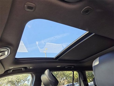 Used 2024 Jeep Grand Cherokee L Limited w/ Luxury Tech Group II image 30