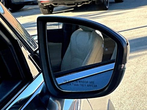 Certified 2025 INFINITI QX60 Luxe image 25