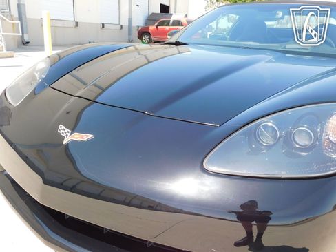 Used 2005 Chevrolet Corvette Convertible RWD image 33