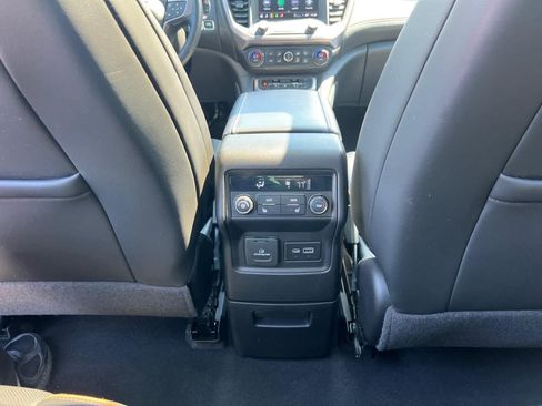 Used 2022 GMC Acadia AT4 w/ Technology Package AWD/4WD image 35