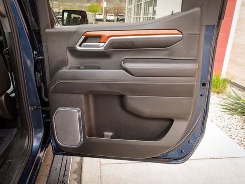 Used 2022 GMC Sierra 1500 Denali w/ Denali Reserve Package AWD/4WD image 30