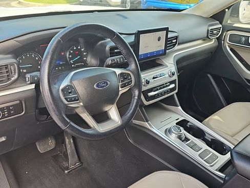 Used 2023 Ford Explorer XLT w/ Equipment Group 202A RWD image 17