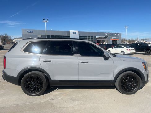 Used 2022 Kia Telluride SX w/ Nightfall Edition Package image 8