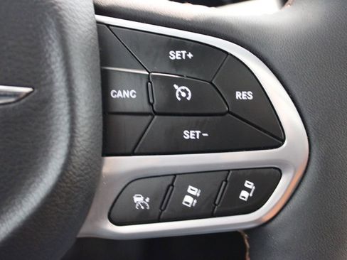 Used 2024 Chrysler Pacifica Pinnacle image 22