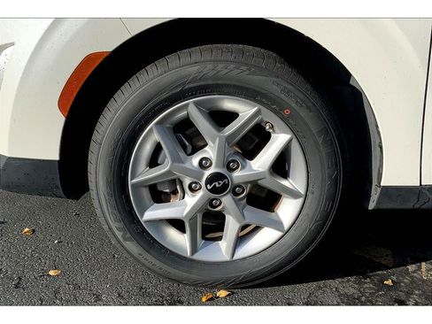 Used 2024 Kia Soul LX w/ Option Group 015 image 9