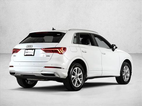 Used 2023 Audi Q3 2.0T Premium w/ Convenience Package AWD/4WD image 5