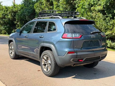 Used 2019 Jeep Cherokee Trailhawk w/ Cold Weather Group AWD/4WD image 3