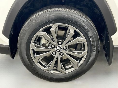 Used 2024 Toyota RAV4 Limited image 30
