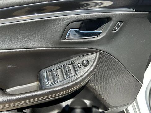Used 2019 Chevrolet Impala LT image 18