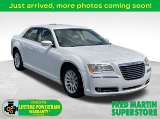 Used 2014 Chrysler 300 w/ Driver Convenience Group RWD video 1