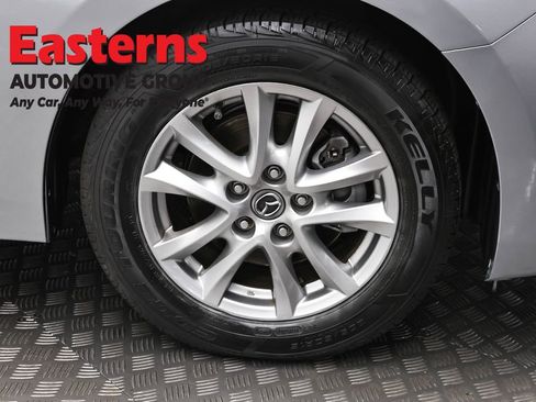 Used 2017 MAZDA MAZDA3 Sport FWD image 31