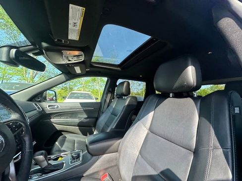 Used 2019 Jeep Grand Cherokee Limited w/ Trailer Tow Group IV image 26