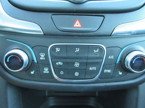 Certified 2020 Chevrolet Equinox LT w/ Driver Convenience Package image 30