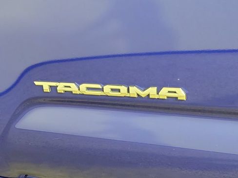 Used 2023 Toyota Tacoma TRD Sport AWD/4WD image 9