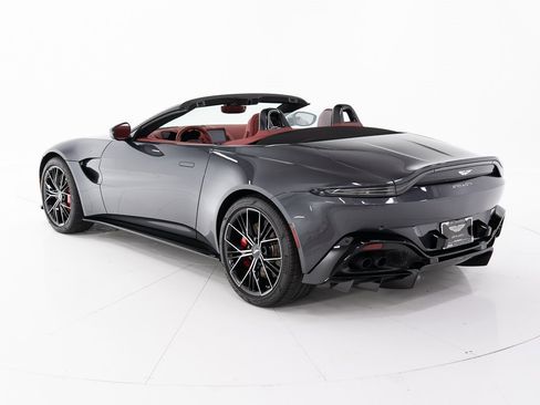Used 2021 Aston Martin V8 Vantage Roadster image 3