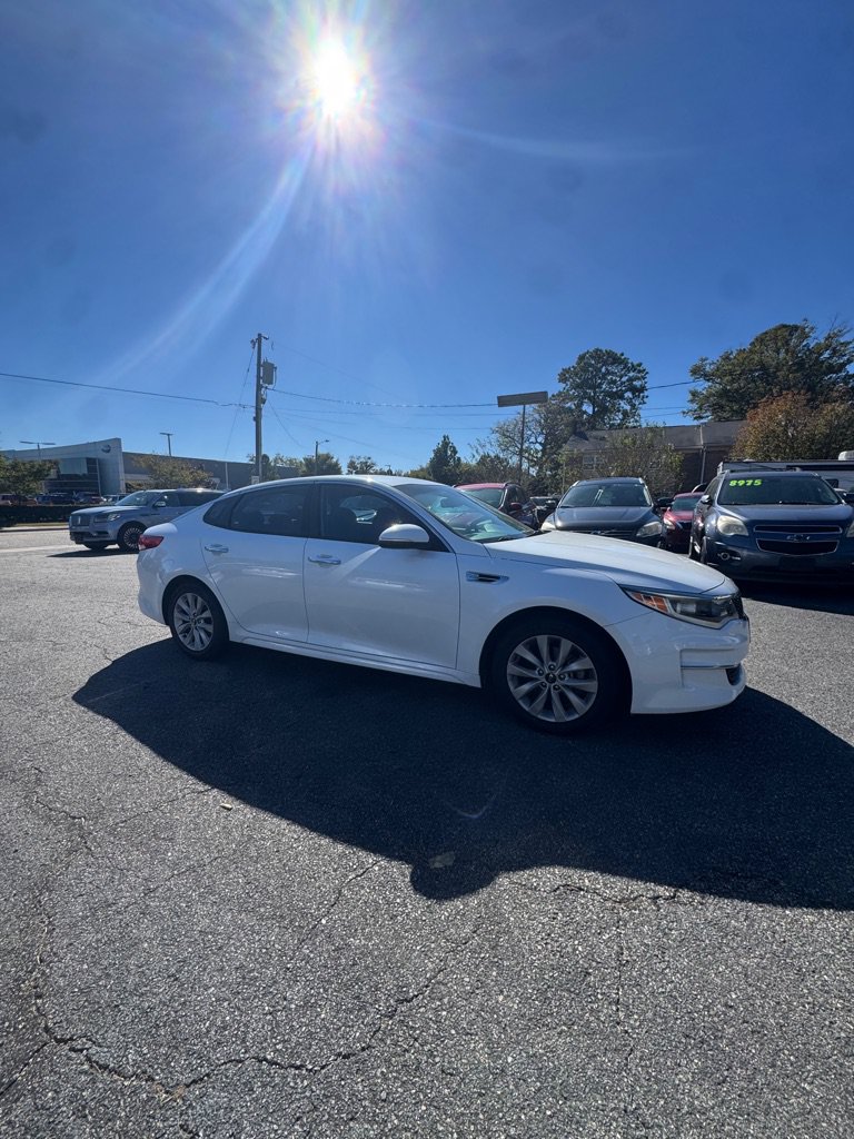 Used 2017 Kia Optima LX FWD image 4