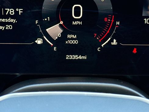 Used 2025 GMC Yukon XL Denali RWD image 41