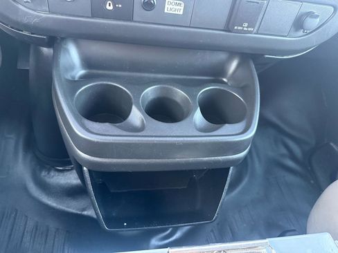 Used 2017 Chevrolet Express 2500 image 31