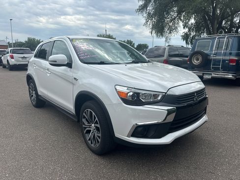 Used 2017 Mitsubishi Outlander Sport ES image 3